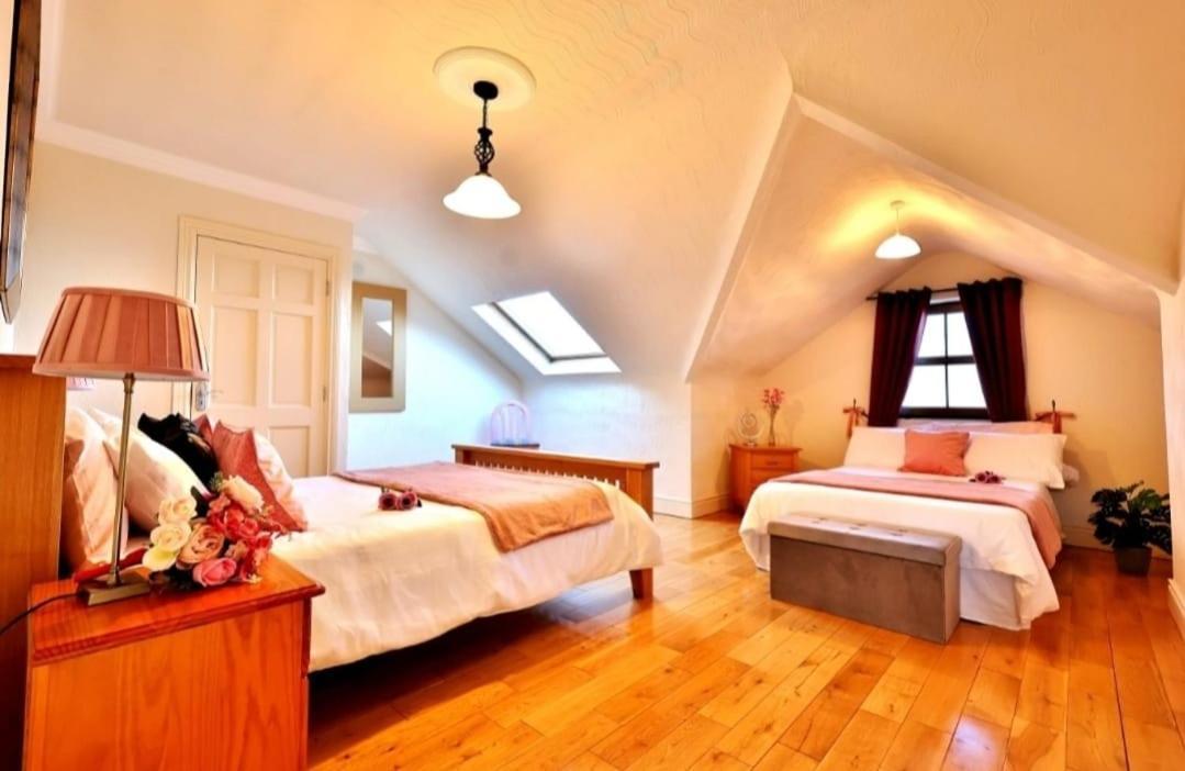 The Cliffs Of Moher Holiday House ดูลิน ภายนอก รูปภาพ