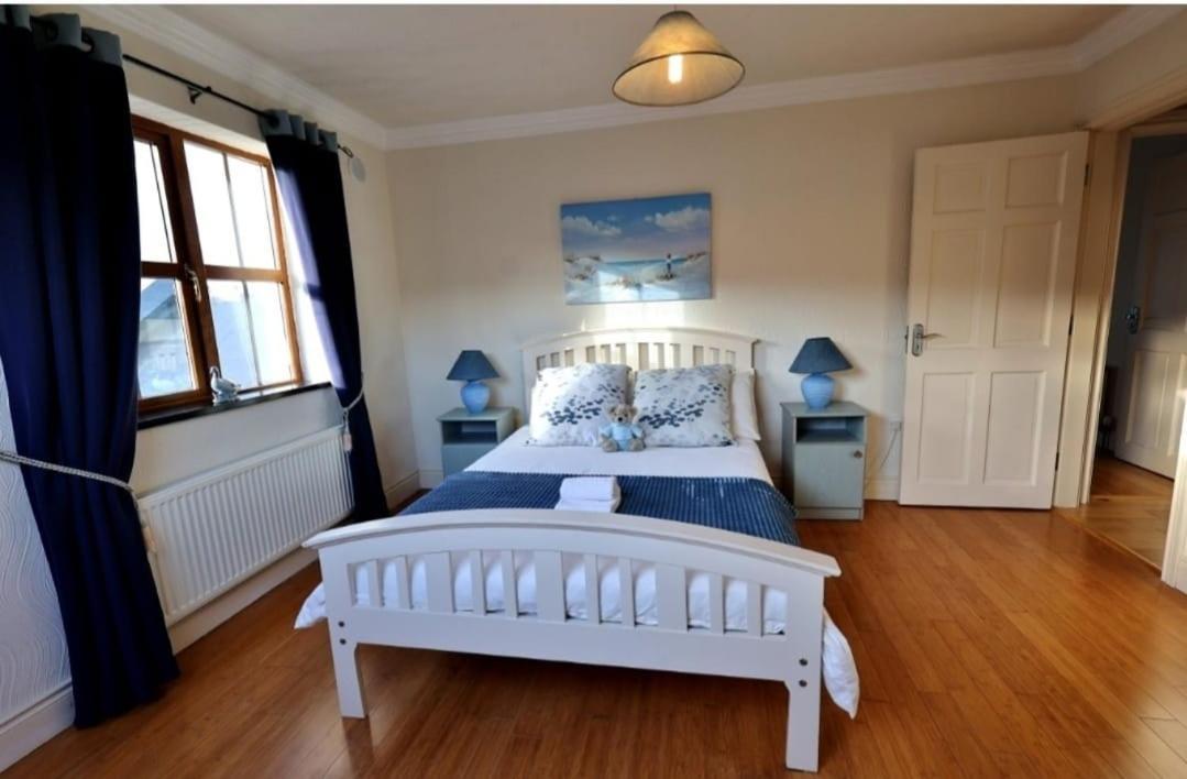The Cliffs Of Moher Holiday House ดูลิน ภายนอก รูปภาพ